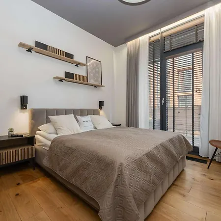 아파트 Stylish With 2 Bedrooms, Parking, Balcony, And Ac By Renters Prestige