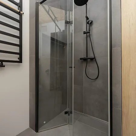 아파트 Stylish With 2 Bedrooms, Parking, Balcony, And Ac By Renters Prestige *