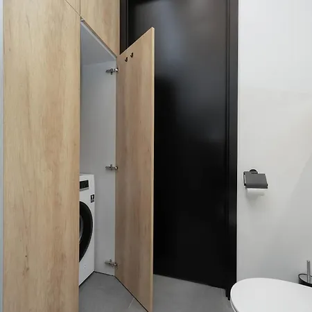 아파트 Stylish With 2 Bedrooms, Parking, Balcony, And Ac By Renters Prestige *