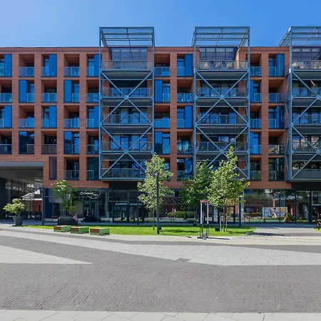 Stylish With 2 Bedrooms, Parking, Balcony, And Ac By Renters Prestige * 바르샤바